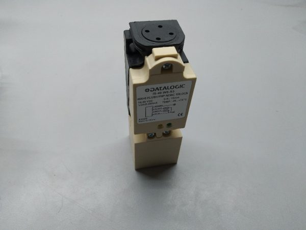 IS-40-W5-S3 Sensor 15mm Sen. PNP NO+NC 40x40m